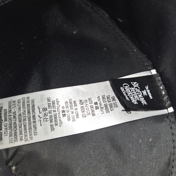 Heart-Shaped Nightmare Before Christmas Crossbody Bag - Picture 7 of 7